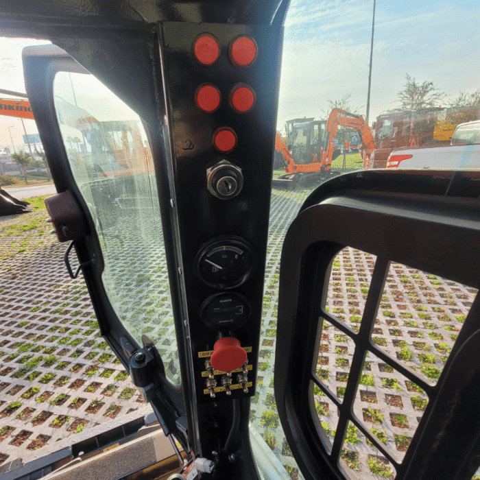 Minicargador Lonking CDM303 - Imagen 7