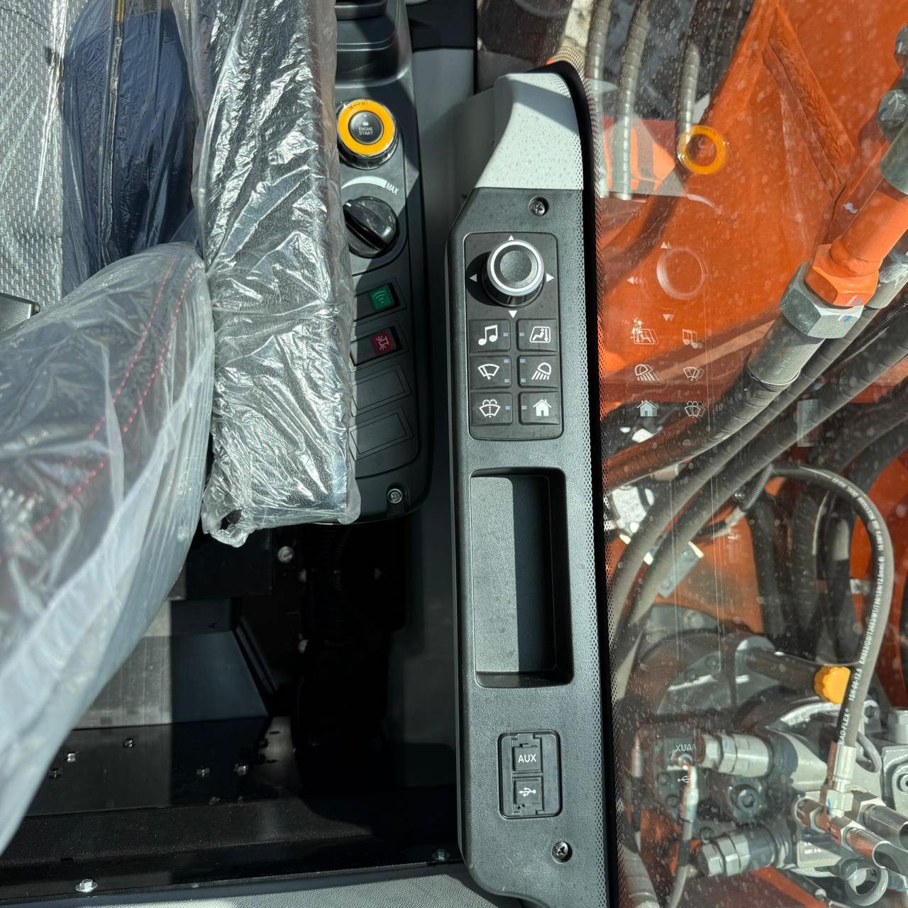 Excavadora Mediana Lonking CDM6150 - Imagen 11