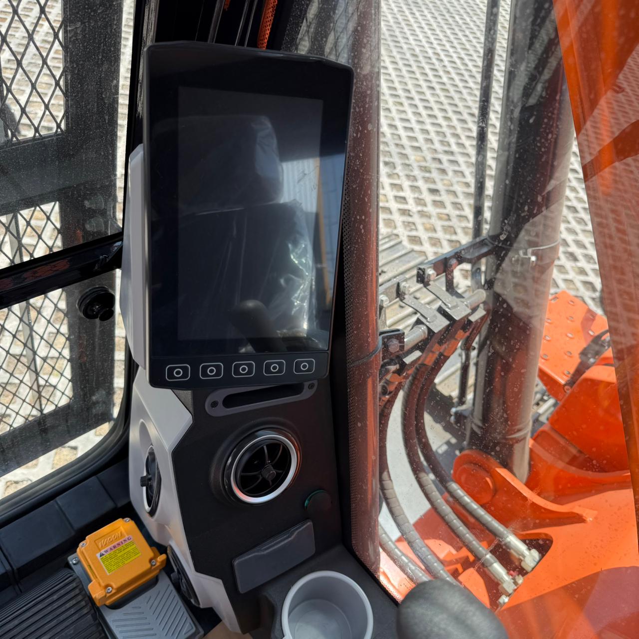 Excavadora Mediana Lonking CDM6150 - Imagen 12