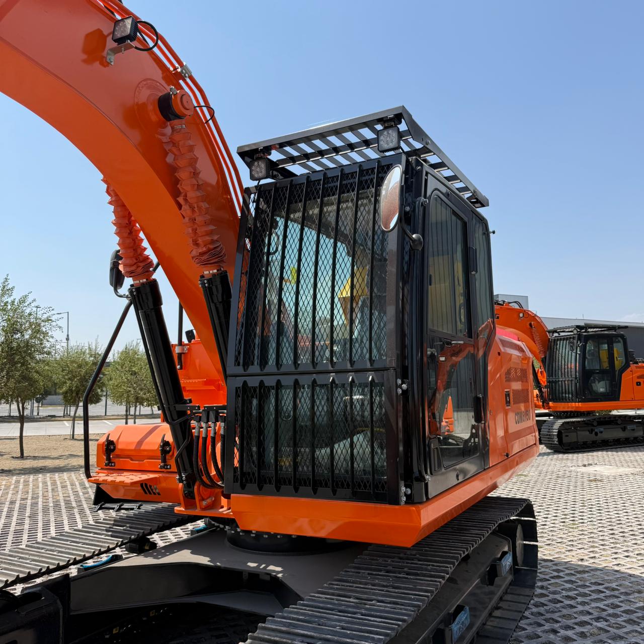 Excavadora Mediana Lonking CDM6150 - Imagen 3