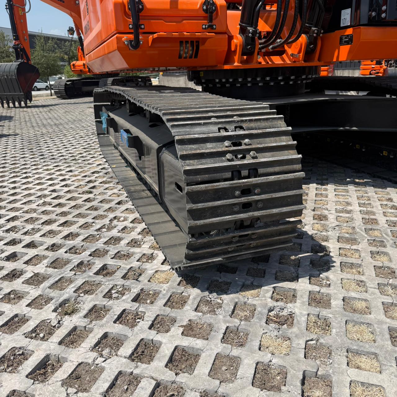 Excavadora Mediana Lonking CDM6150 - Imagen 6